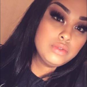 Meet your Posher, Leticia
